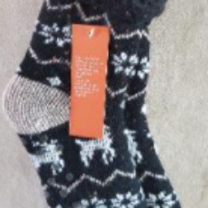 Black snowflake/reindeer gripper socks